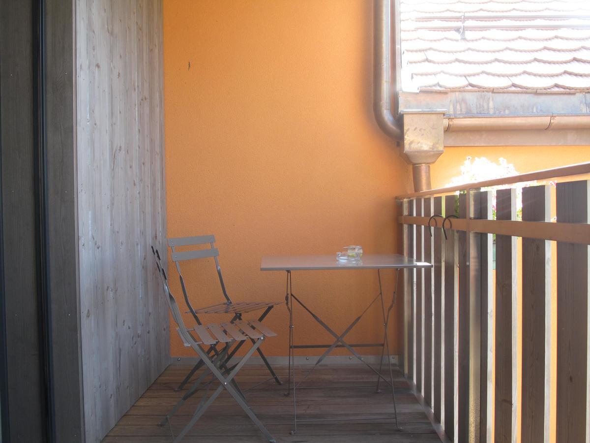 Bed and Breakfast Cave Du Treyblanc Luins Exterior foto