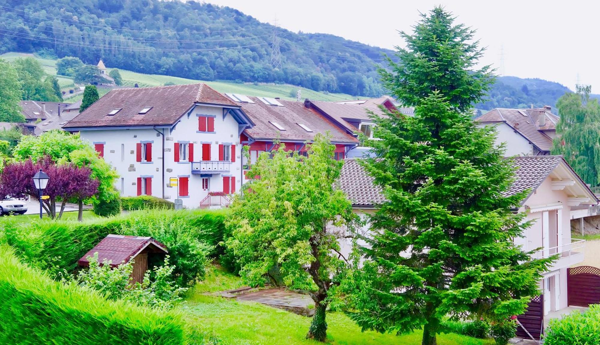 Bed and Breakfast Cave Du Treyblanc Luins Exterior foto